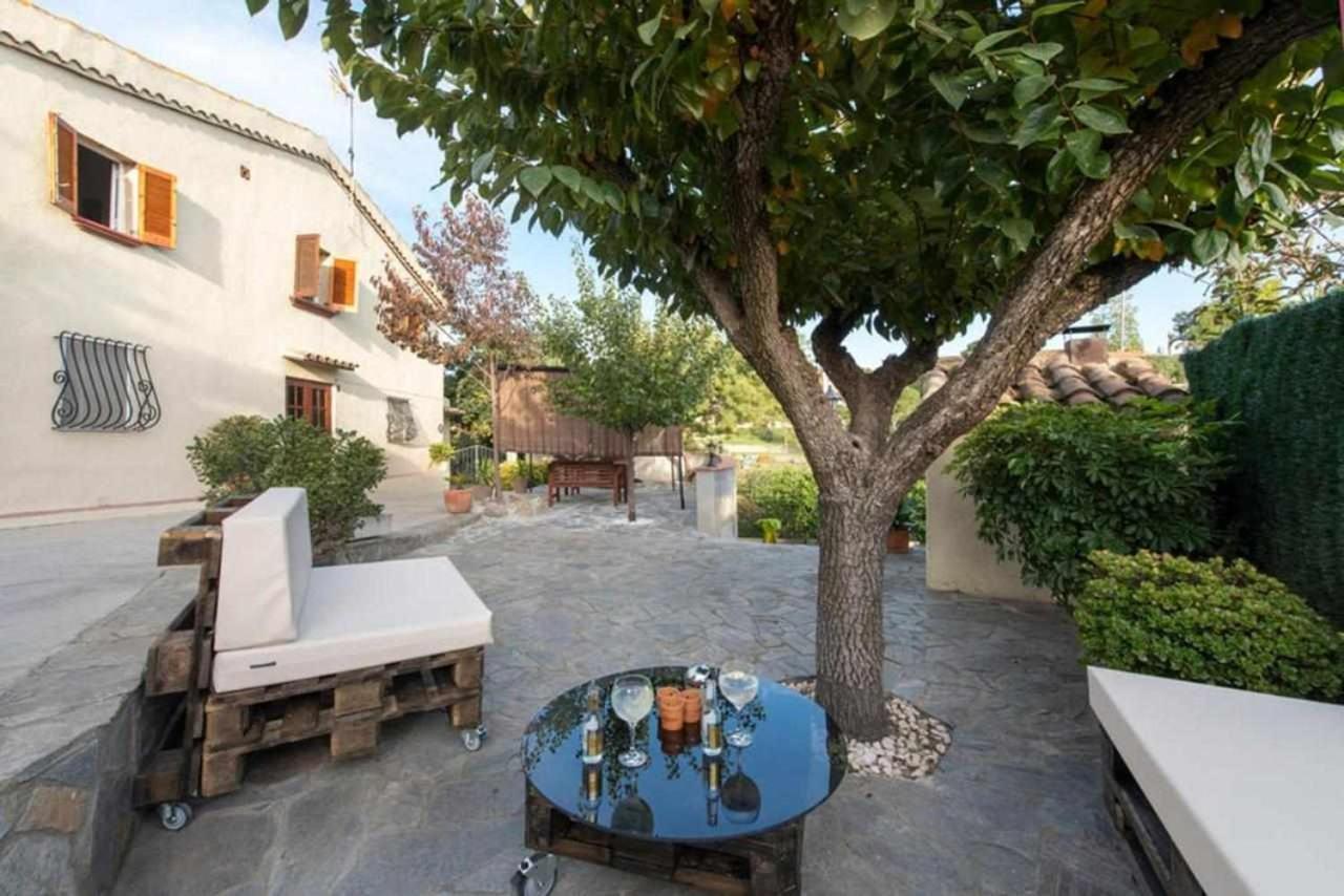 Masia Can Tramontana Pension Tiana Buitenkant foto