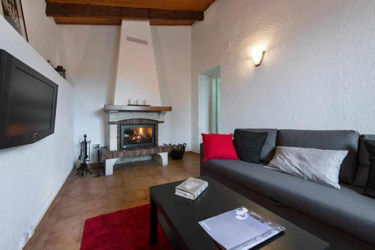 Masia Can Tramontana Pension Tiana Buitenkant foto